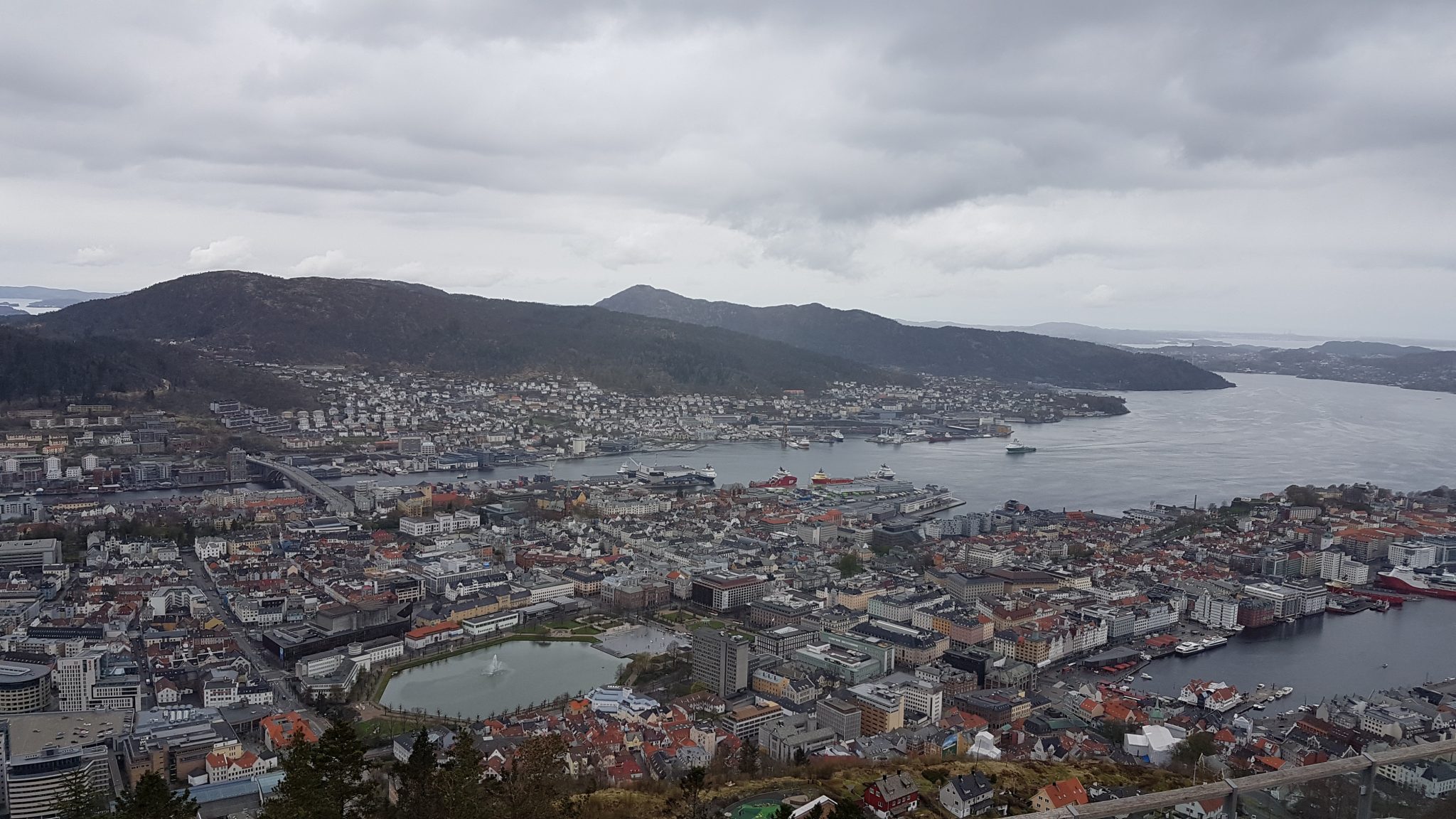 Výhľad na Bergen z kopca Fløyen